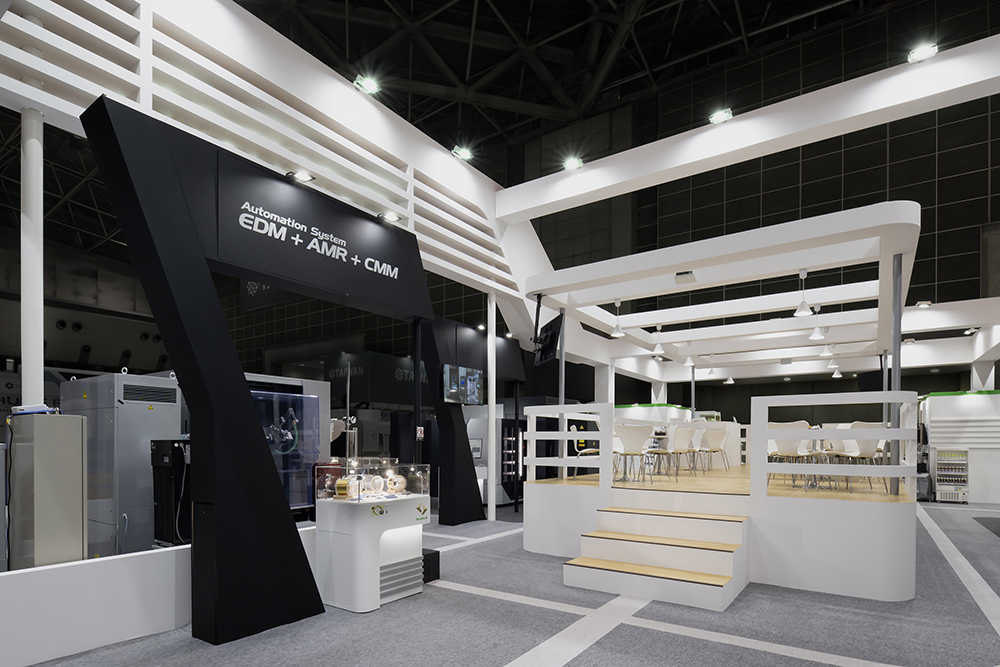 株式会社ソディック JIMTOFブース 4枚目